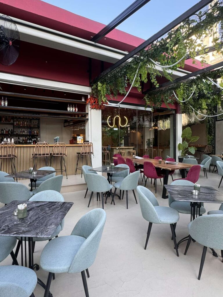 Early bird cafe bar restaurant interior design 1