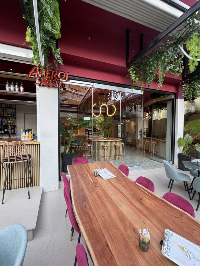 Early bird cafe bar restaurant interior design 3