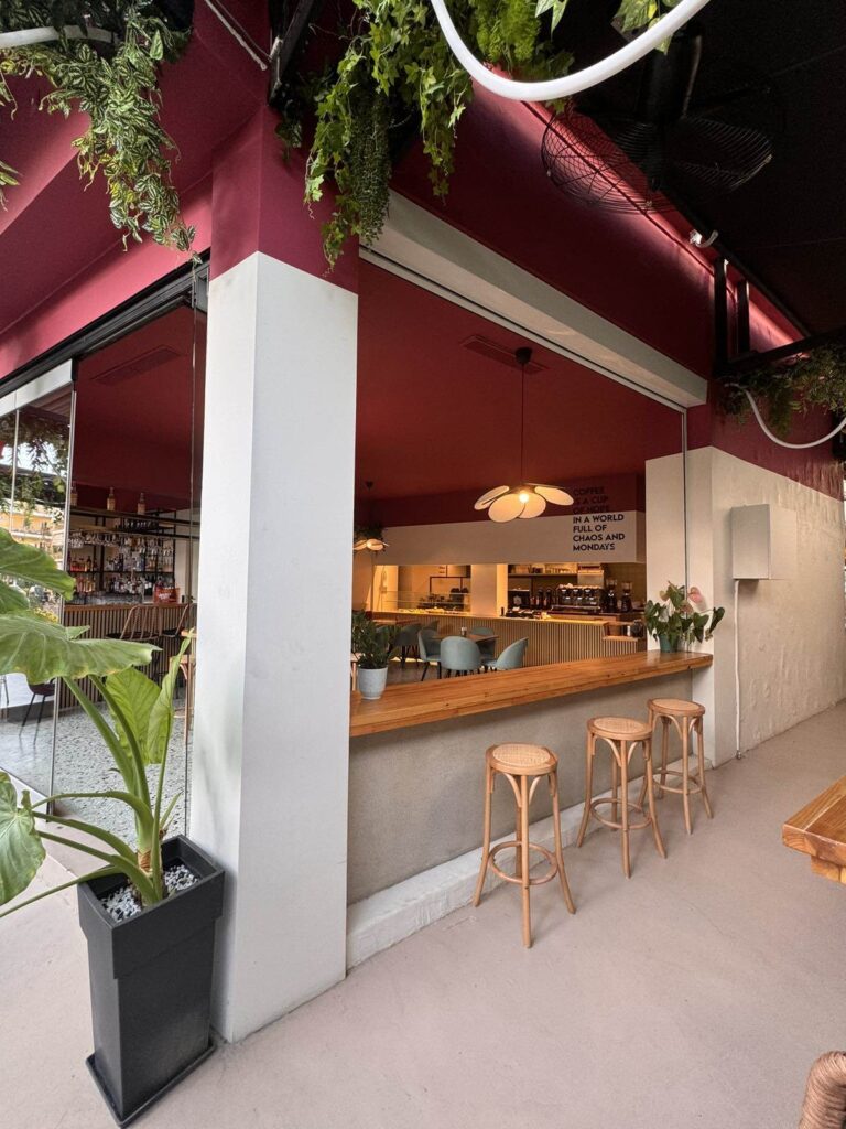 Early bird cafe bar restaurant interior design 7