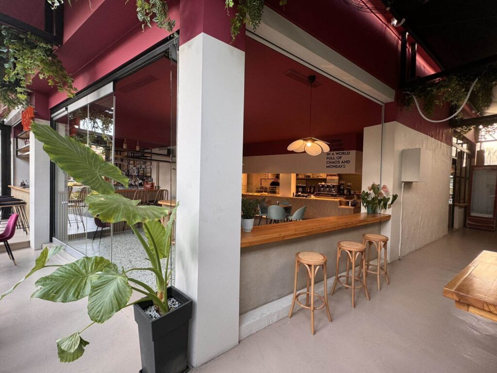 Early bird cafe bar restaurant interior design 8